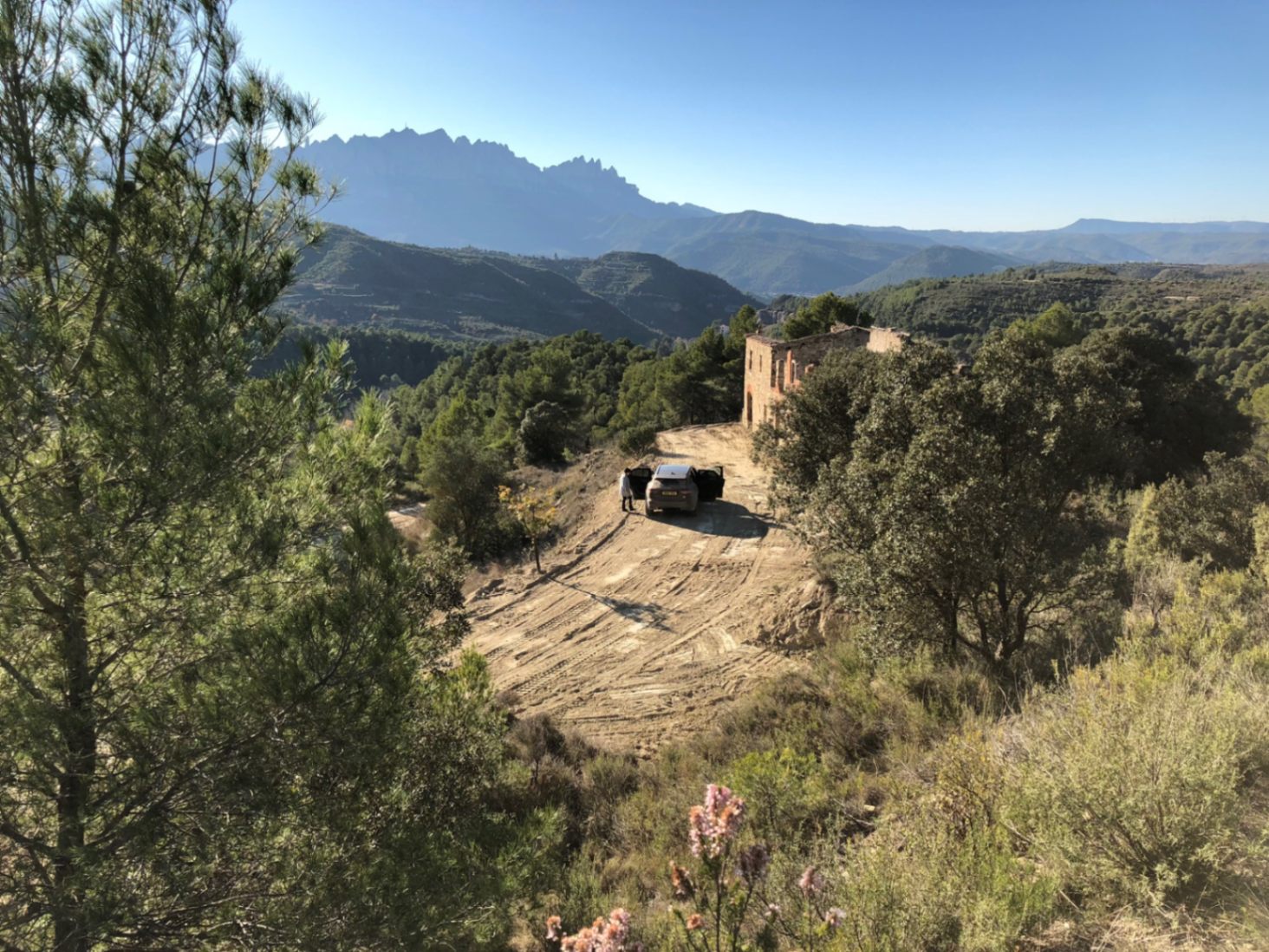 Maison de campagne à réhabiliter avec une vue imprenable sur Montserrat