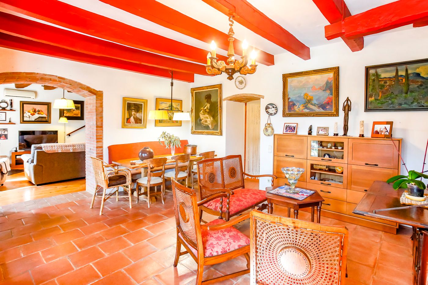 Schönes Bauernhaus zum Verkauf in Santa Eulalia de Ronsana