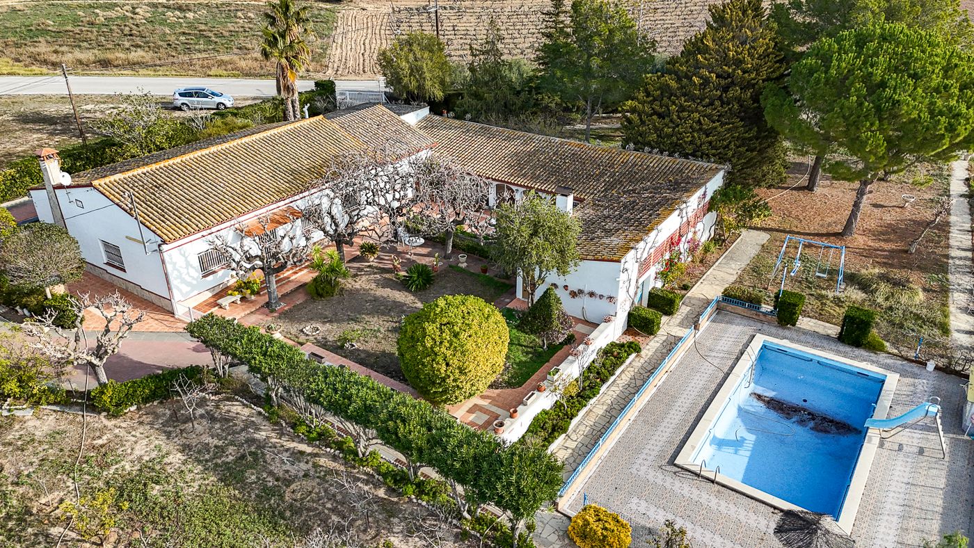Landhaus mit mehreren Gebäuden in Castellet i la Gornal