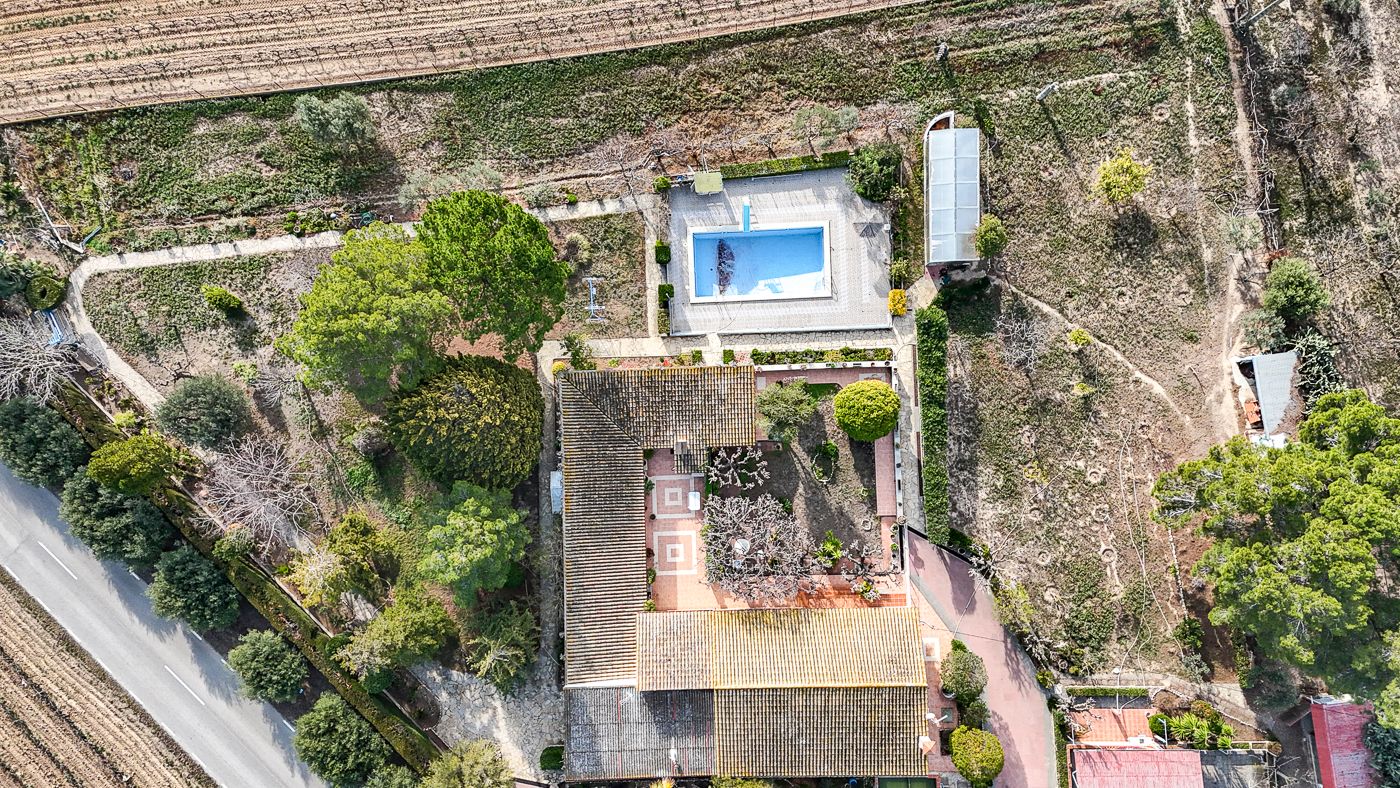 Country house with several buildings in Castellet i la Gornal