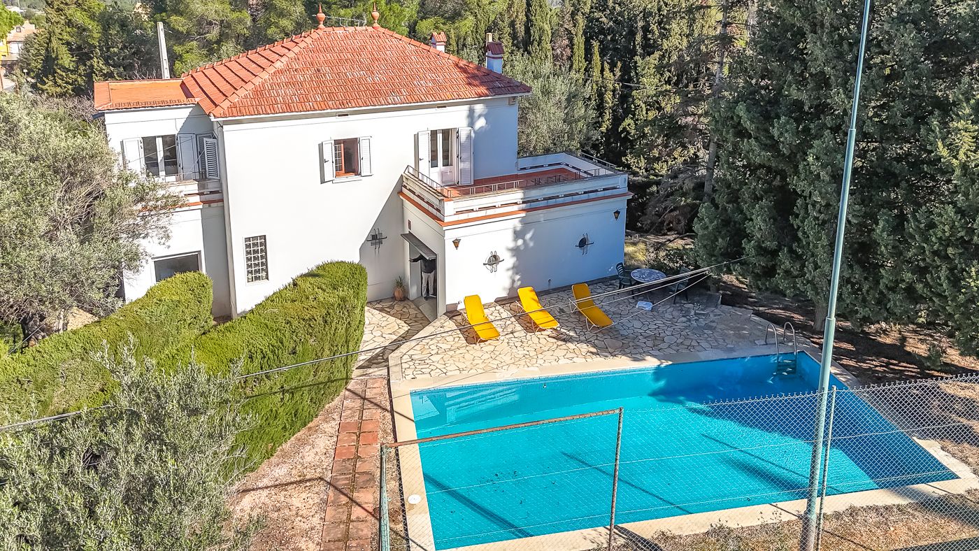 Beautiful country house for sale in Castellvi de Rosanes