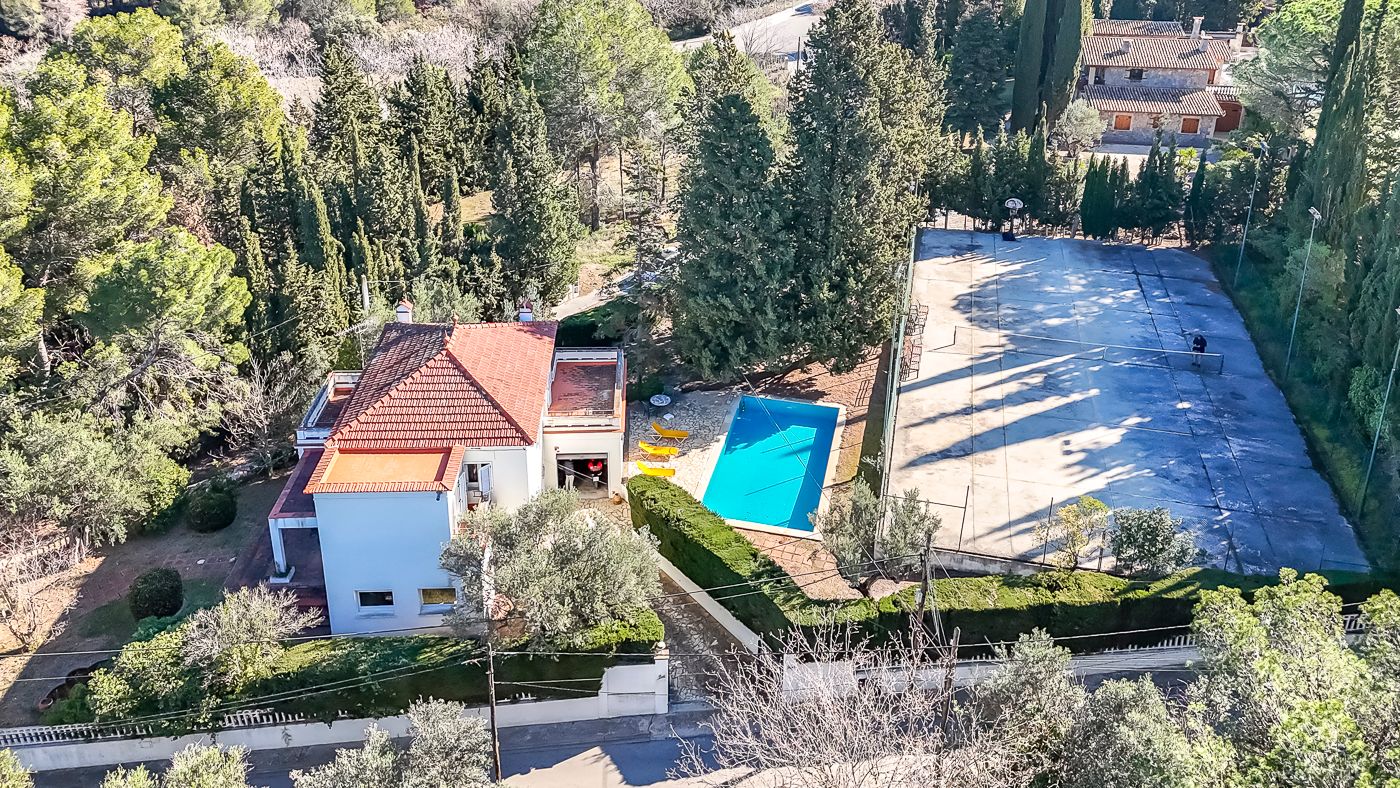 Schönes Landhaus zum Verkauf in Castellvi de Rosanes