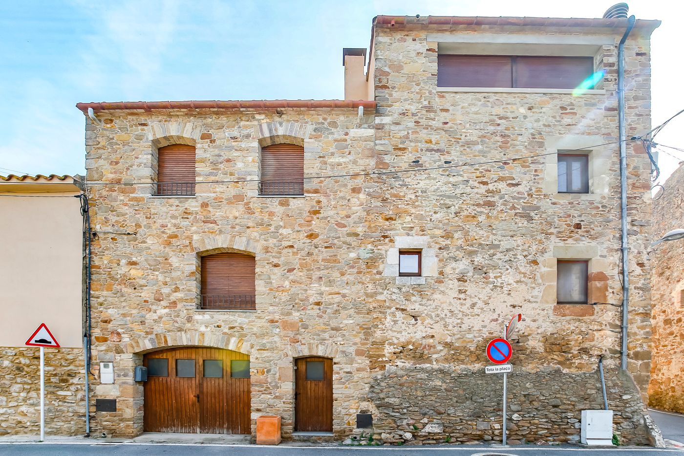 Village house for sale in Serra de Daró