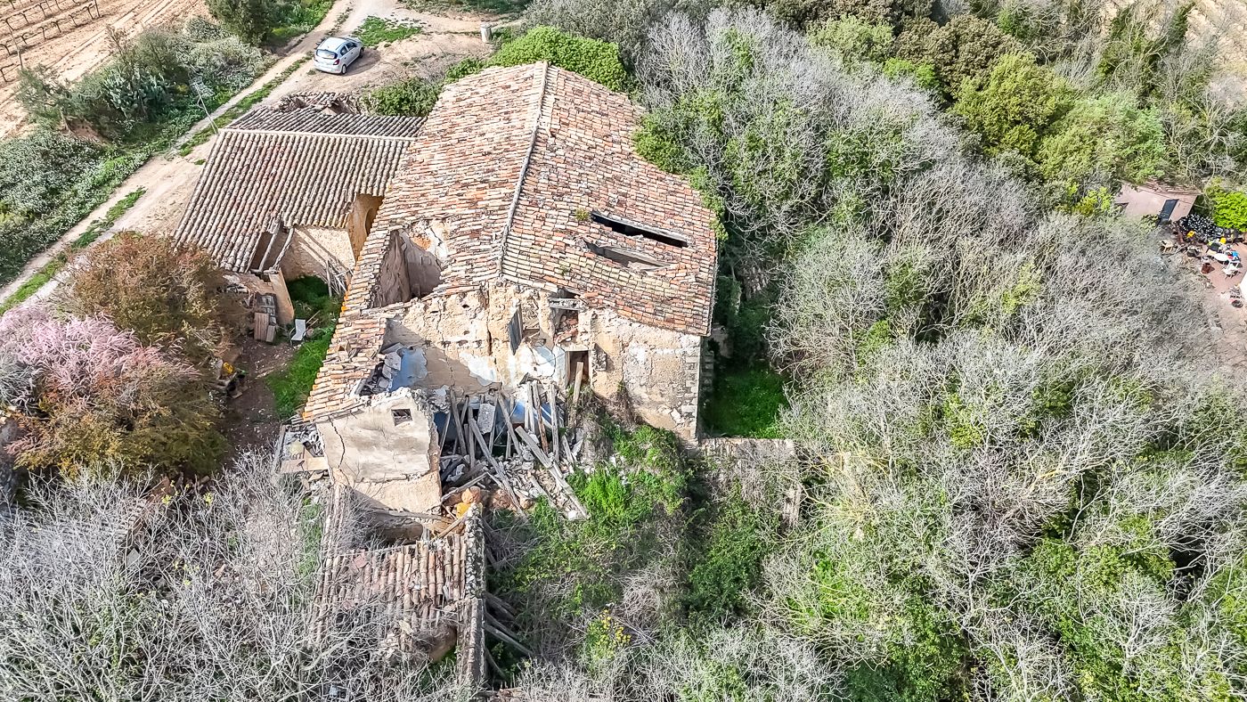 Farmhouse to be renovated with vineyard in Sant Martí Sarroca