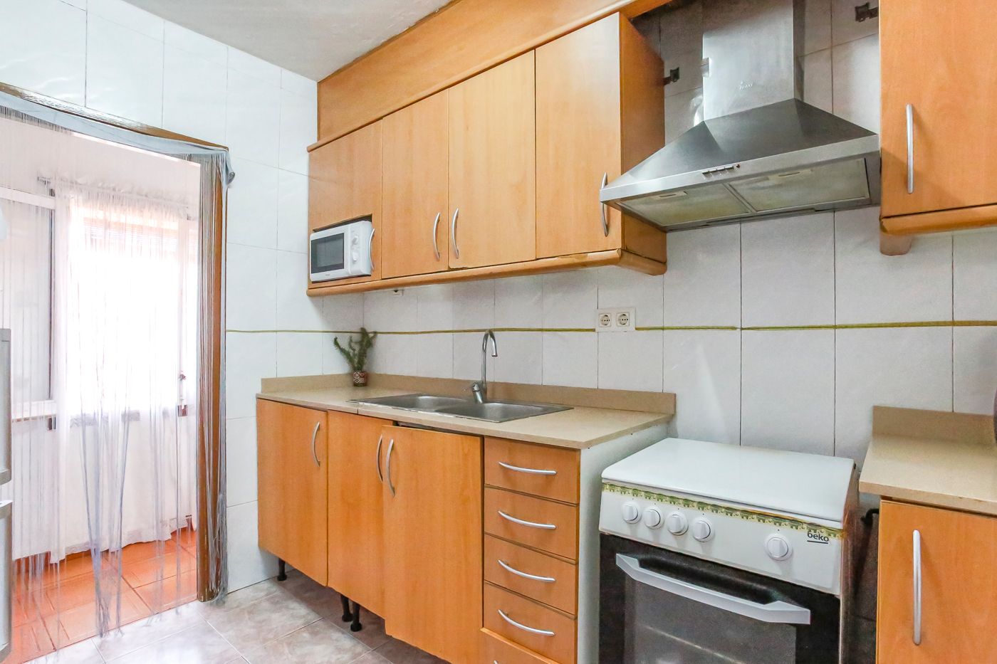 Duplex with terrace for sale in Gualta with division made into 2 homes