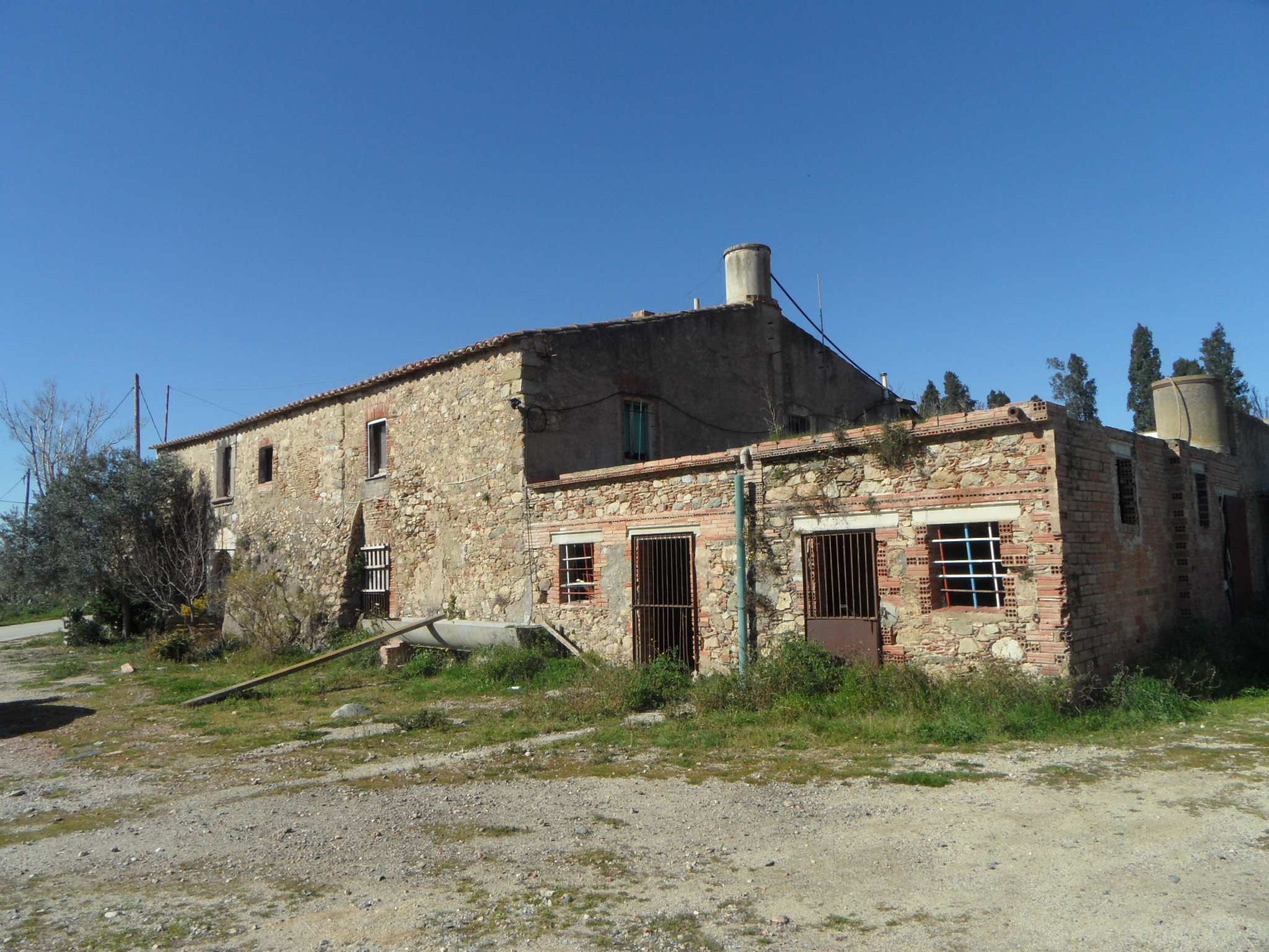 Farmhouse to restore in Pau