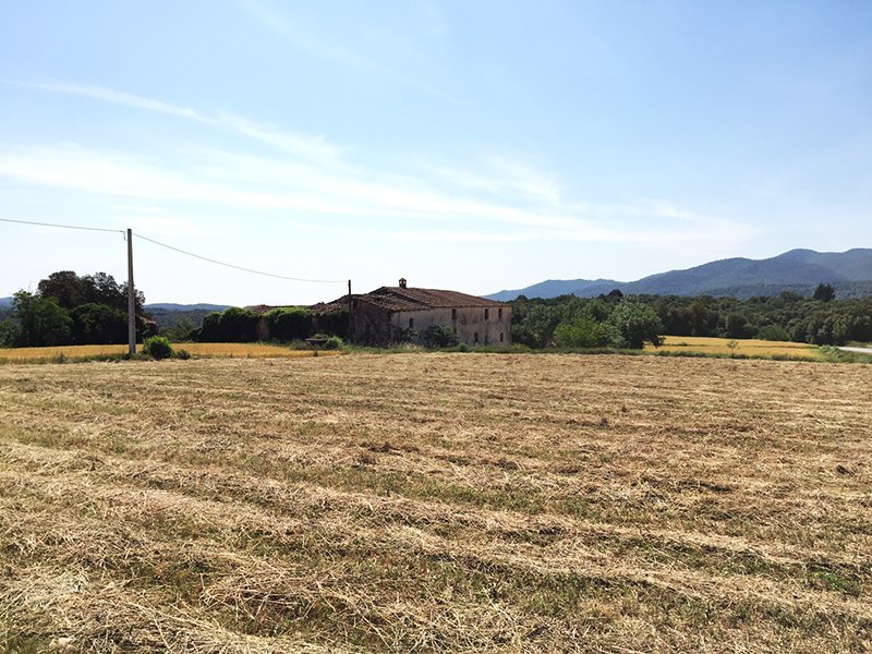 Country house for sale in Argelaguer with 27 hectares of fields and forest