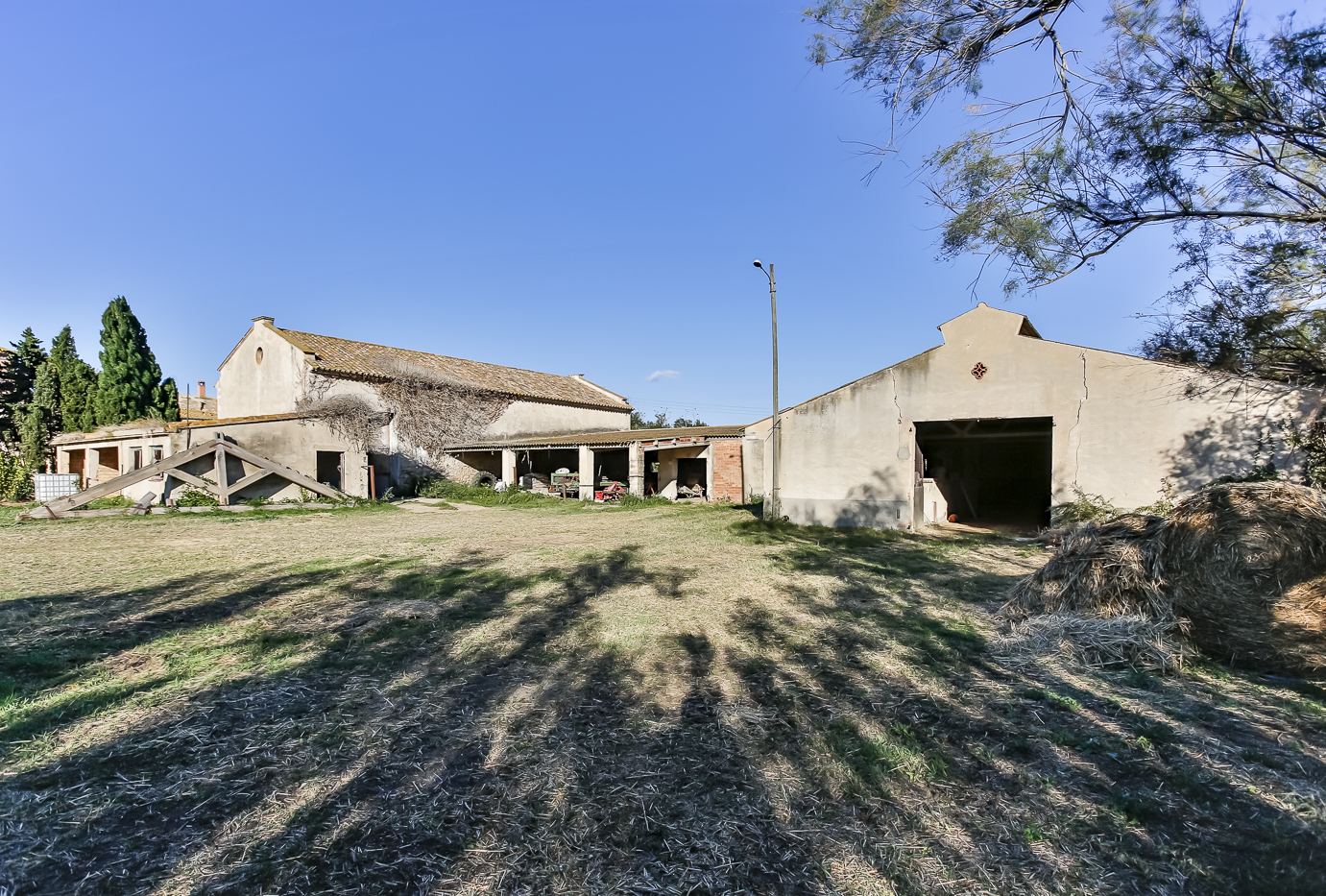 Exclusive farm surrounded by flat fields 10 minutes from the beach