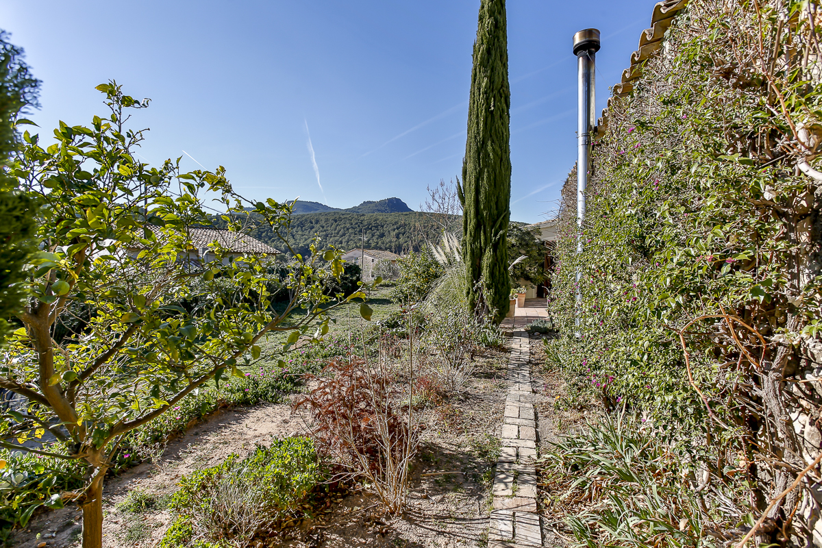Beautiful farmhouse for sale in Torrelles de Foix