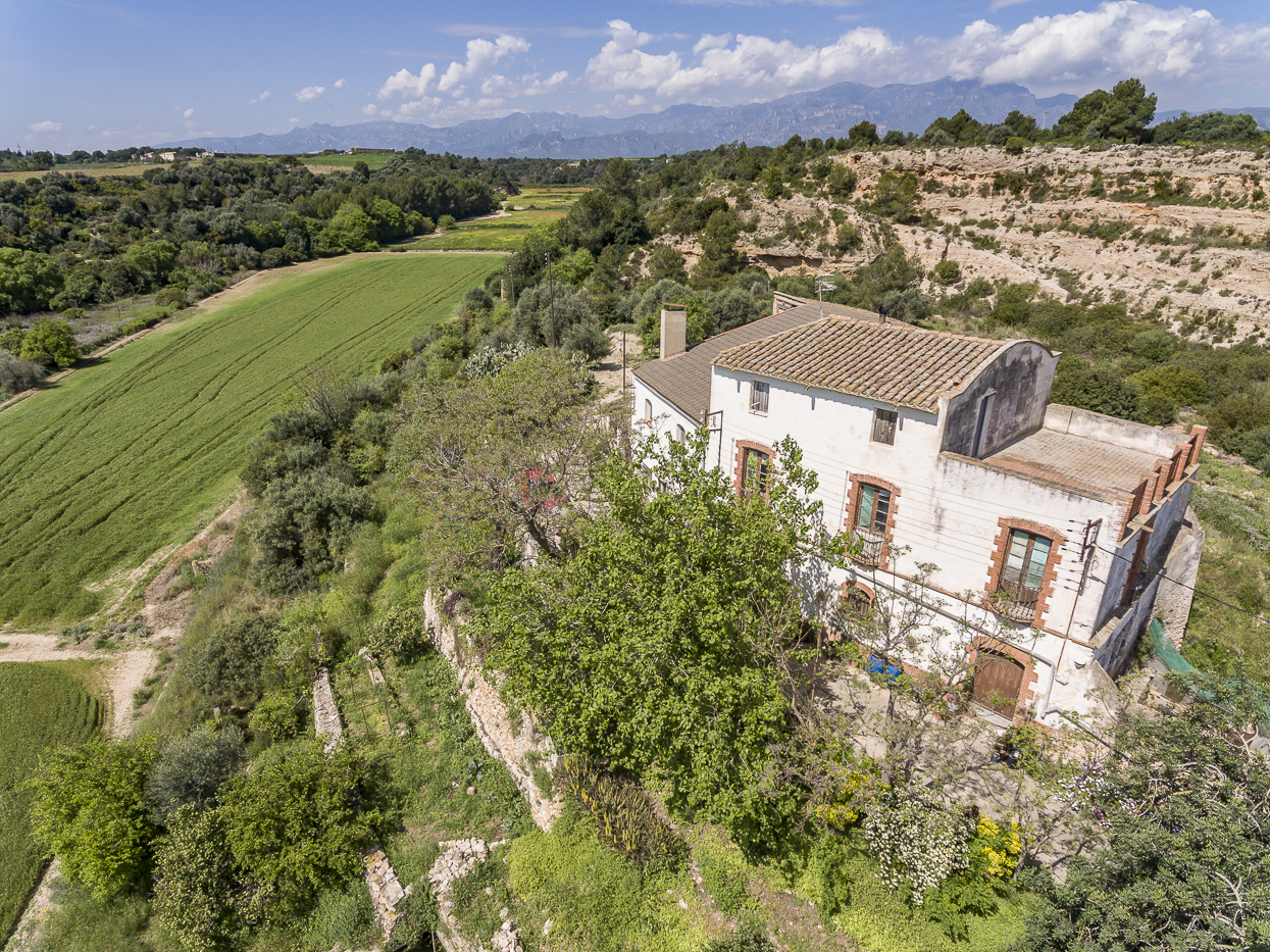 Nice farmhouse for sale near Tortosa