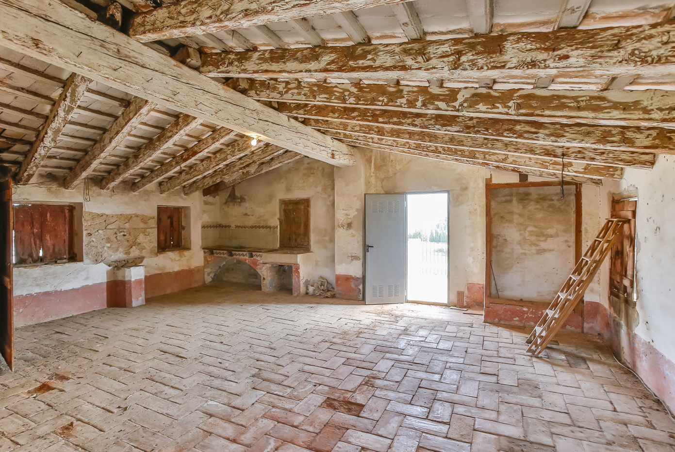 Schönes Bauernhaus in der Nähe von Tortosa zu verkaufen
