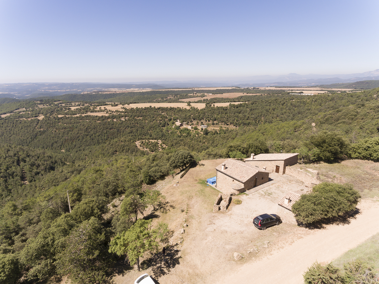 Farmhouse with 230 hectares near Solsona