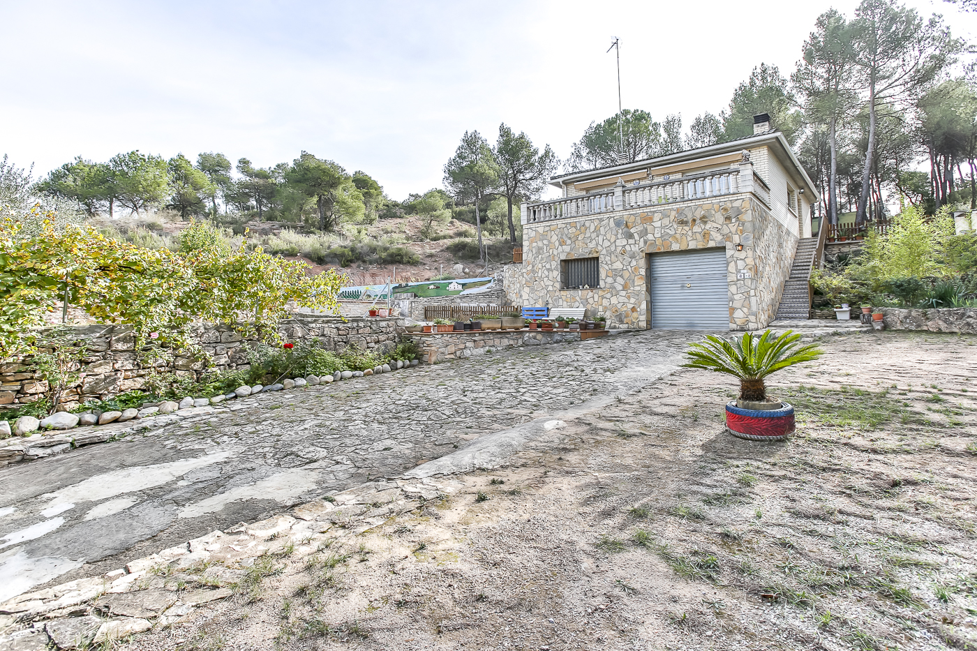 Country house for sale near Igualada, with the possibility of expanding the house