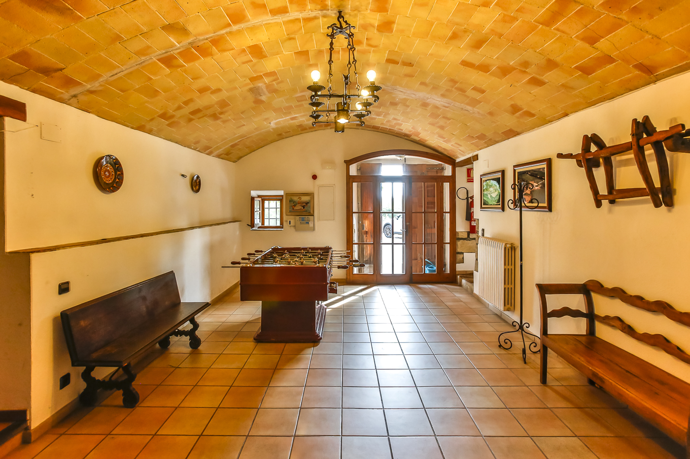 Spectacular rustic property with farmhouses + various buildings with horse riding