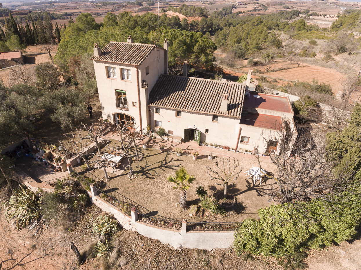 Country house for sale with incredible views in Vila-Rodona