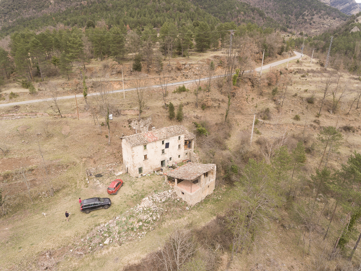 Country house to restore in Berguedà